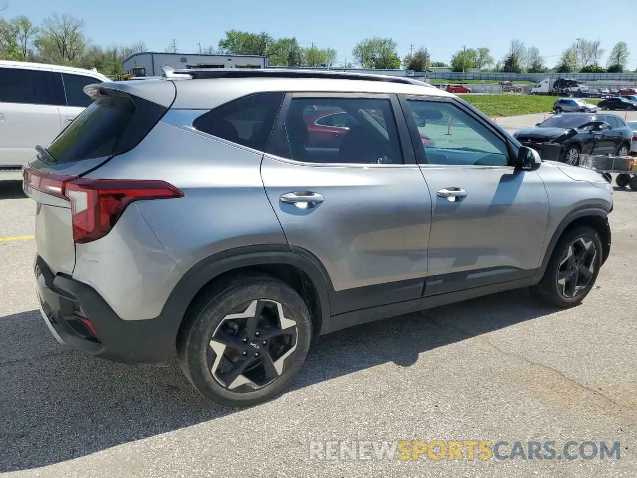 3 fotografías del automóvil dañado KNDER2AA9R7501309 KIA SELTOS 2024