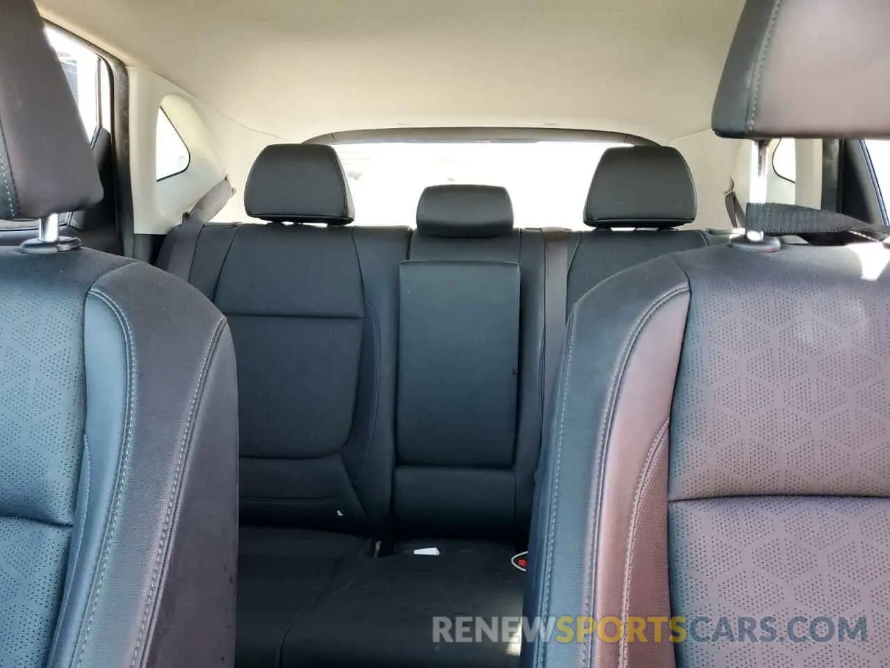 10 fotografías del automóvil dañado KNDER2AAXR7484200 KIA SELTOS 2024