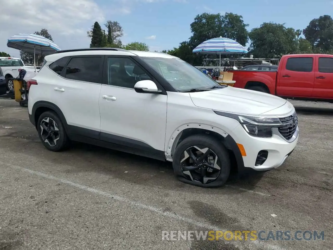 4 fotografías del automóvil dañado KNDER2AAXR7489610 KIA SELTOS 2024