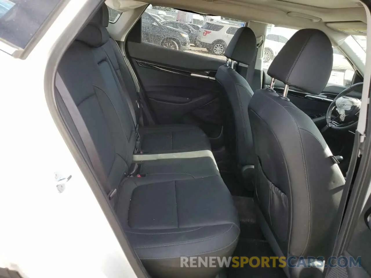 11 fotografías del automóvil dañado KNDERCAA0R7484955 KIA SELTOS 2024