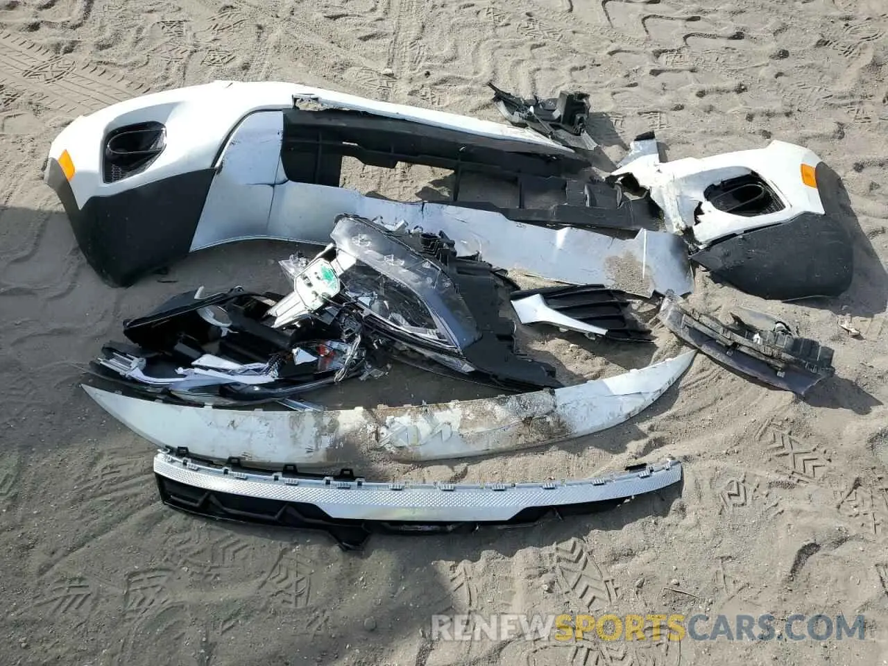 13 fotografías del automóvil dañado KNDERCAA0R7484955 KIA SELTOS 2024