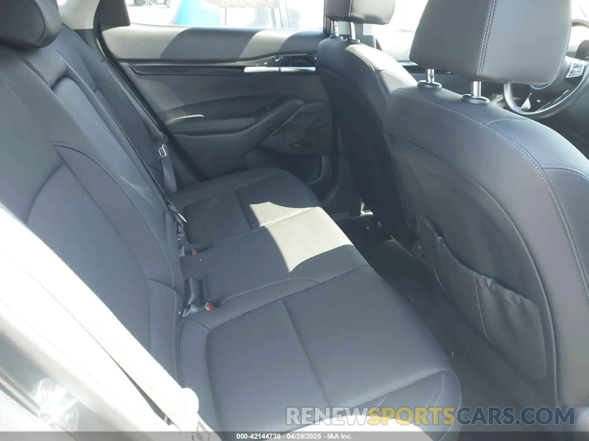 8 fotografías del automóvil dañado KNDERCAA1R7577337 KIA SELTOS 2024