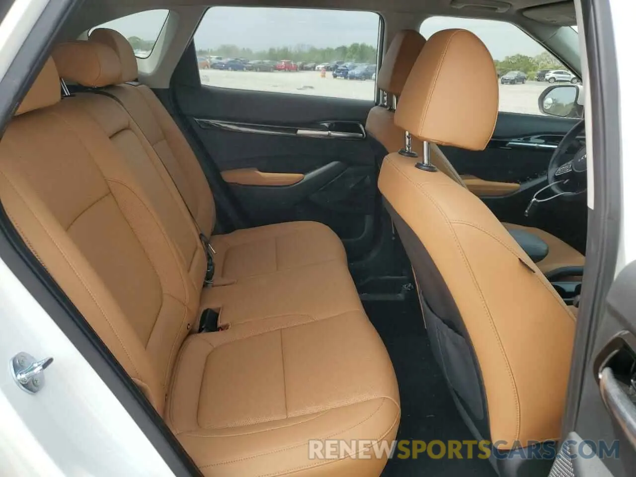 11 fotografías del automóvil dañado KNDERCAA1R7594333 KIA SELTOS 2024