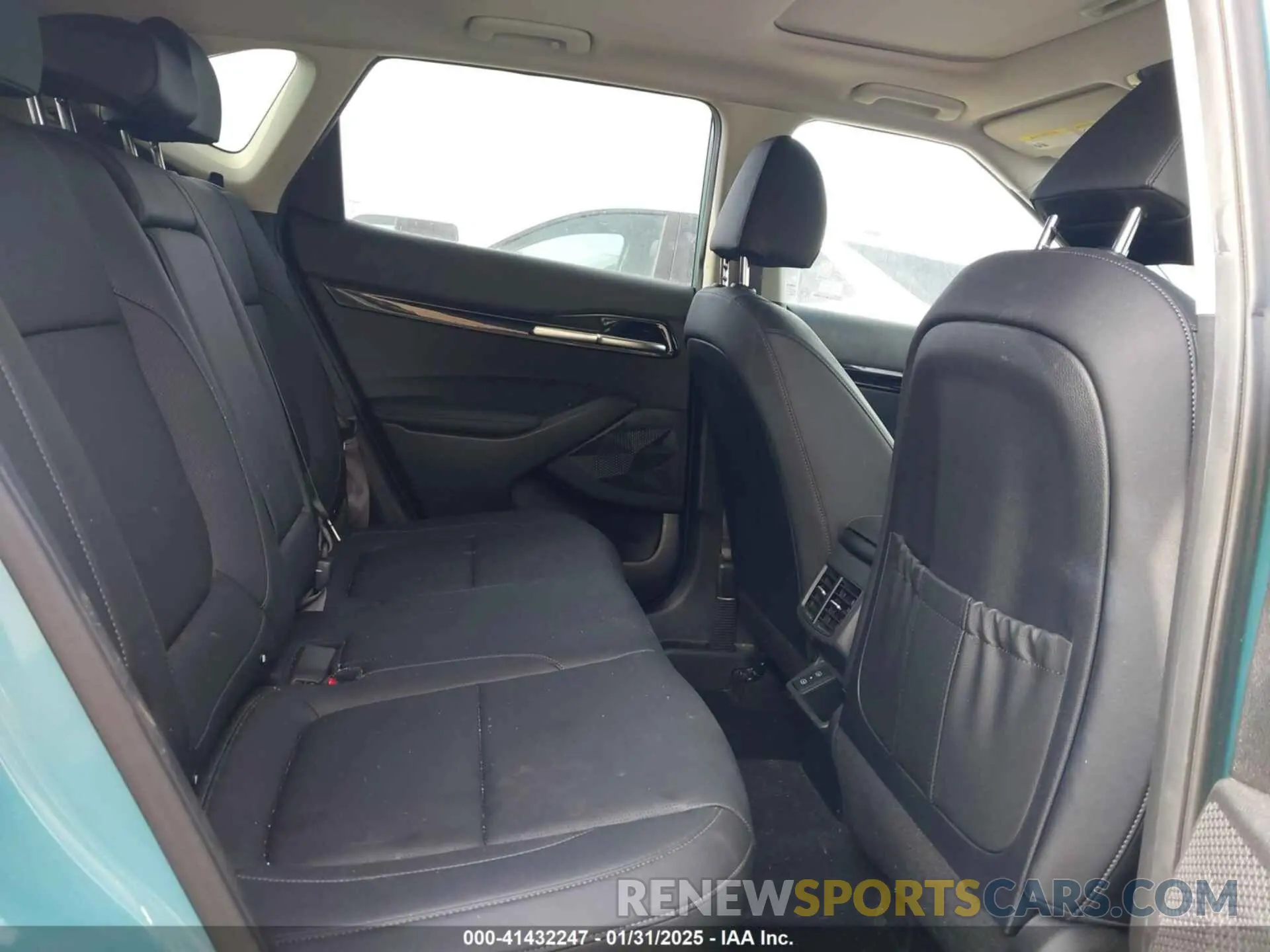 8 fotografías del automóvil dañado KNDERCAA4R7482254 KIA SELTOS 2024
