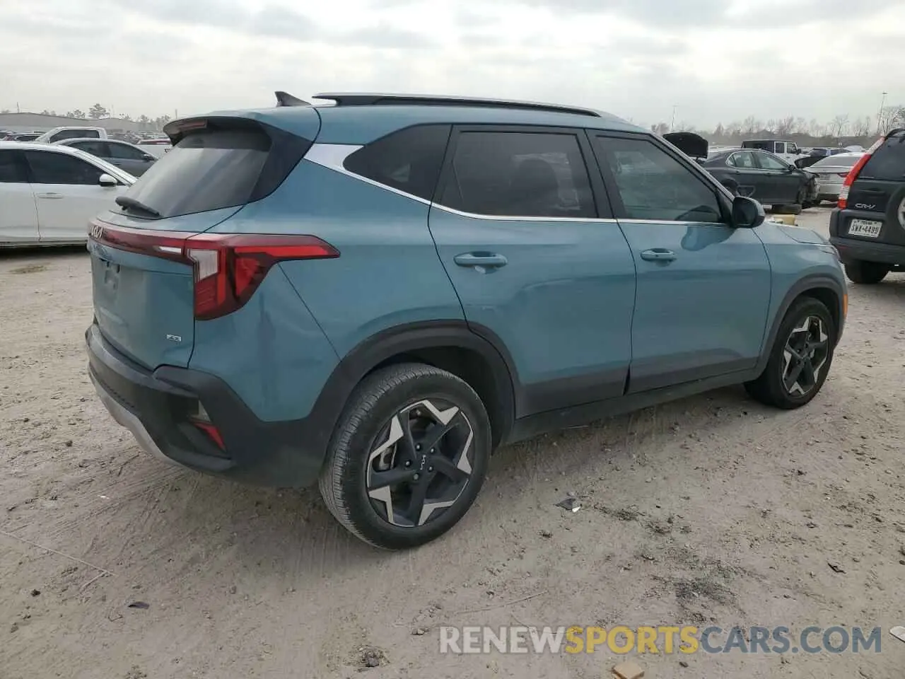 3 fotografías del automóvil dañado KNDERCAA5R7557298 KIA SELTOS 2024