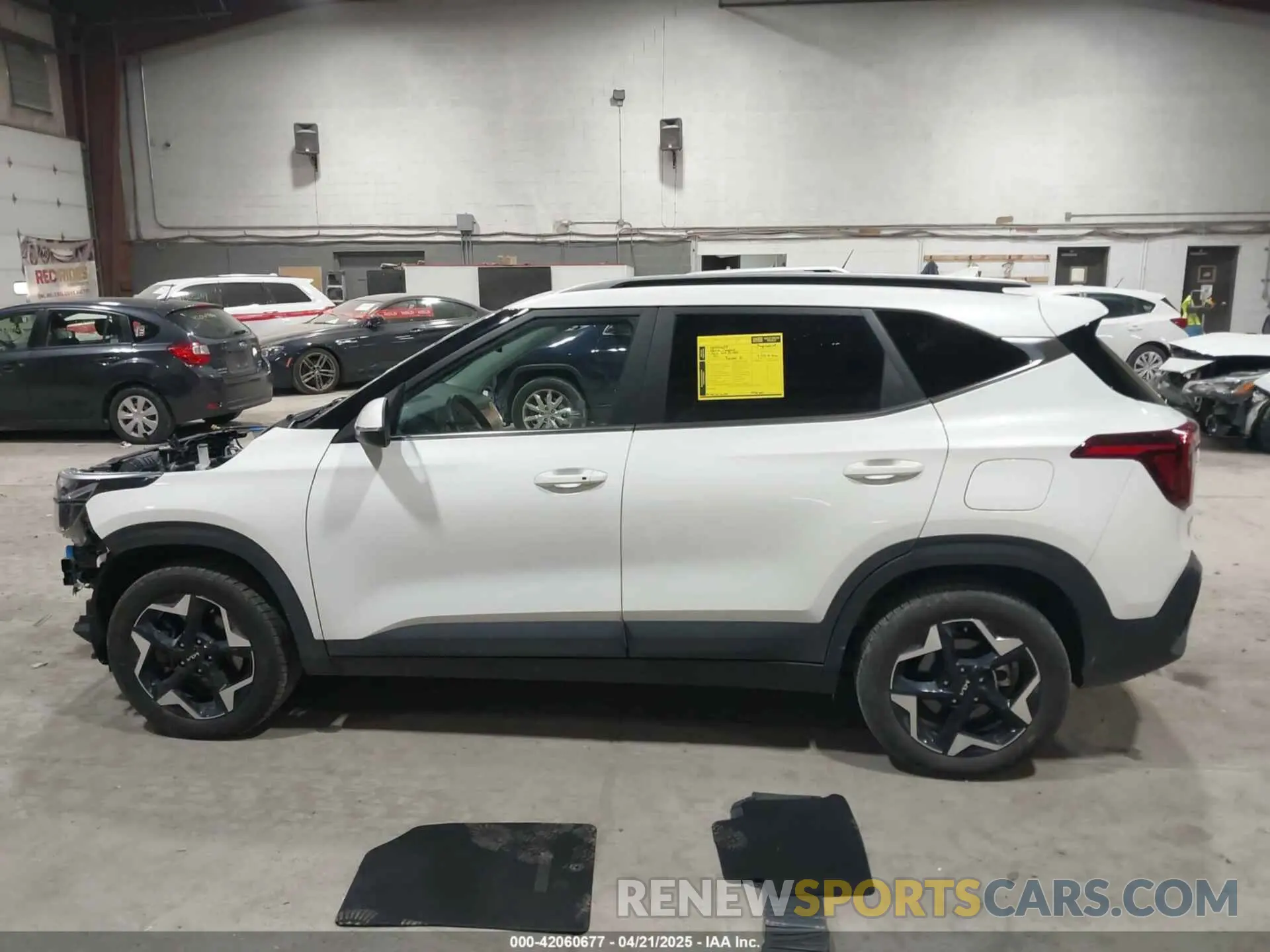 14 fotografías del automóvil dañado KNDERCAA5R7589801 KIA SELTOS 2024