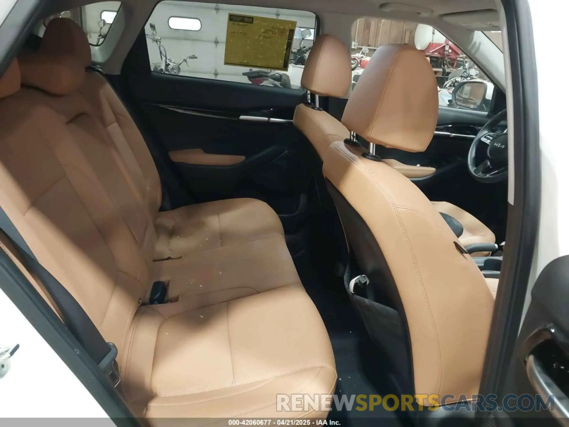 8 fotografías del automóvil dañado KNDERCAA5R7589801 KIA SELTOS 2024