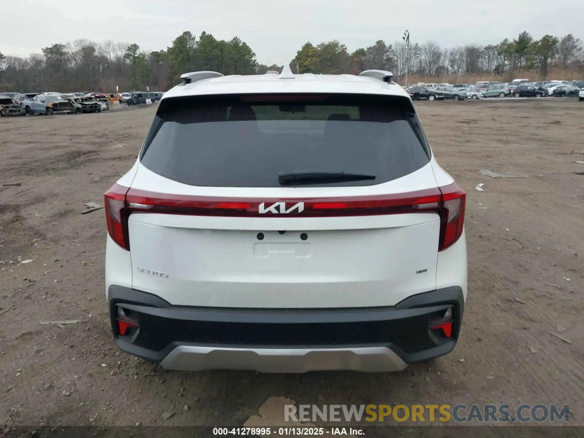 16 fotografías del automóvil dañado KNDERCAA5R7661564 KIA SELTOS 2024