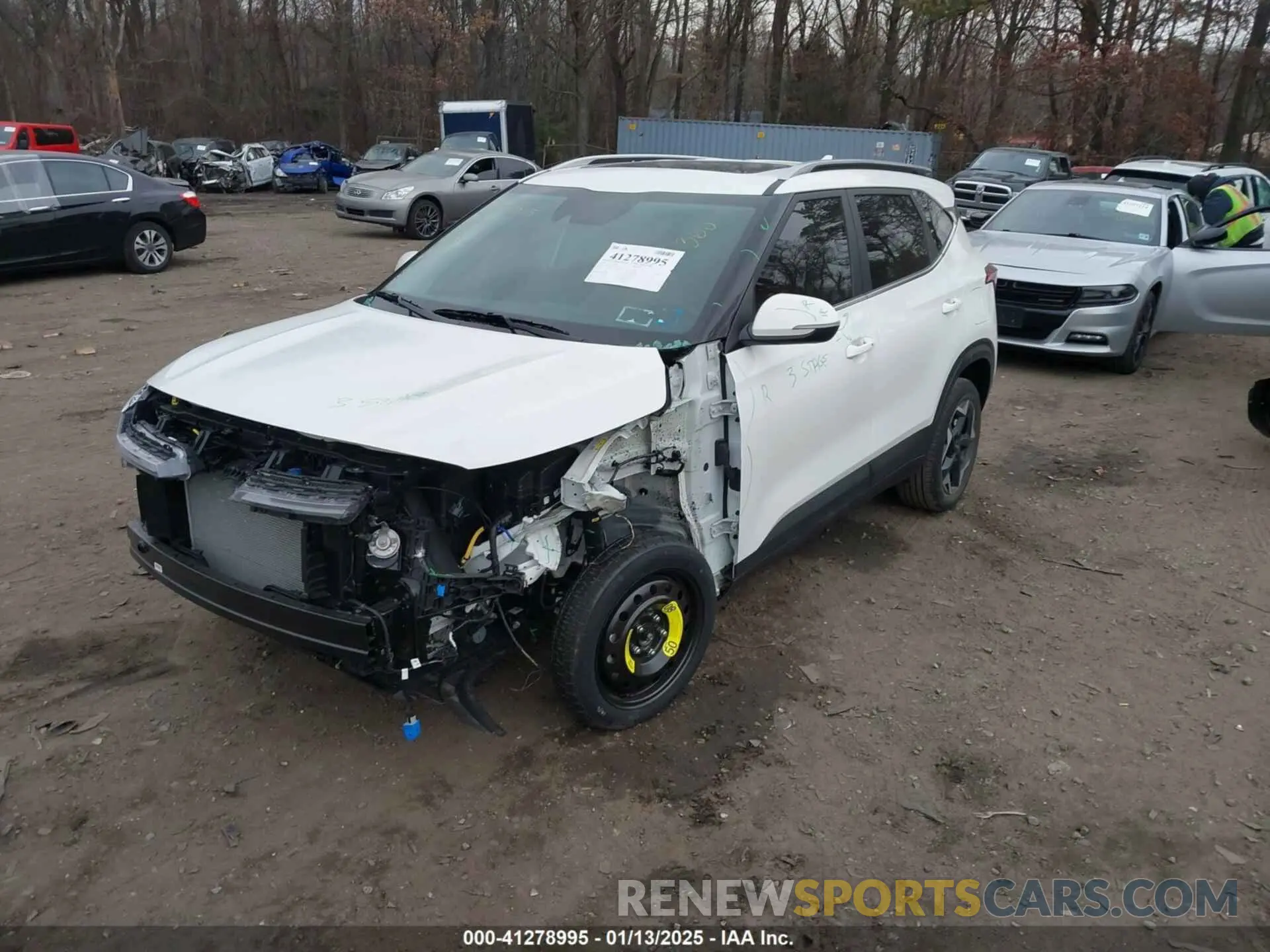 2 fotografías del automóvil dañado KNDERCAA5R7661564 KIA SELTOS 2024