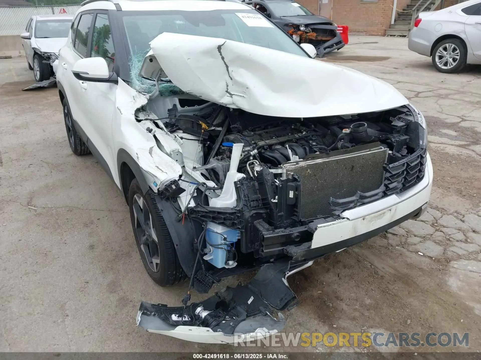 6 fotografías del automóvil dañado KNDERCAA6R7515013 KIA SELTOS 2024
