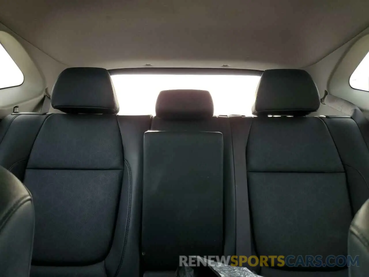 10 fotografías del automóvil dañado KNDERCAA7R7557190 KIA SELTOS 2024