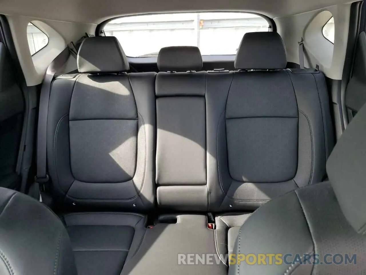 10 fotografías del automóvil dañado KNDERCAA7R7568500 KIA SELTOS 2024