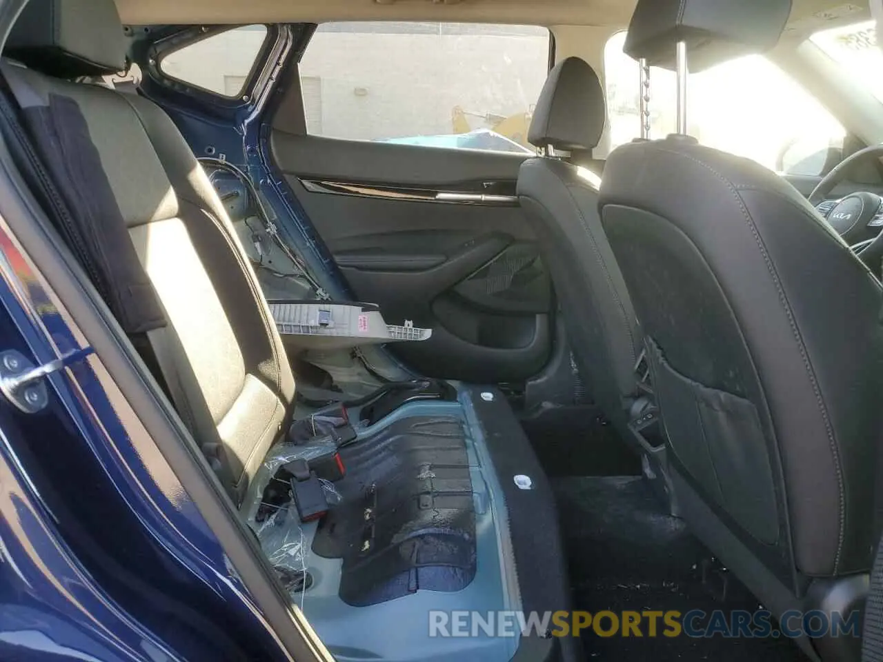 10 fotografías del automóvil dañado KNDERCAA7R7622751 KIA SELTOS 2024