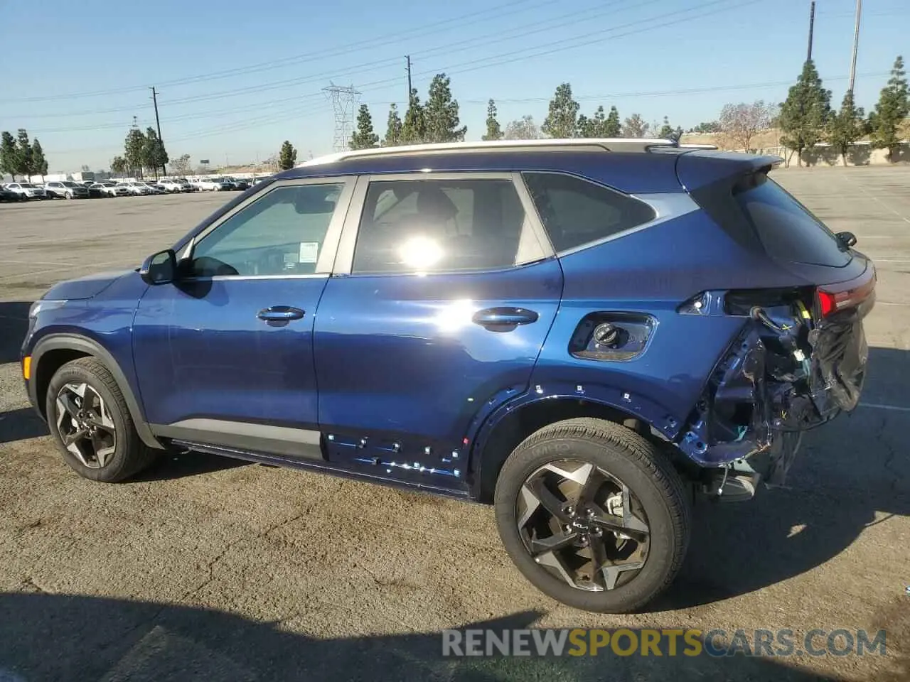 2 fotografías del automóvil dañado KNDERCAA7R7622751 KIA SELTOS 2024
