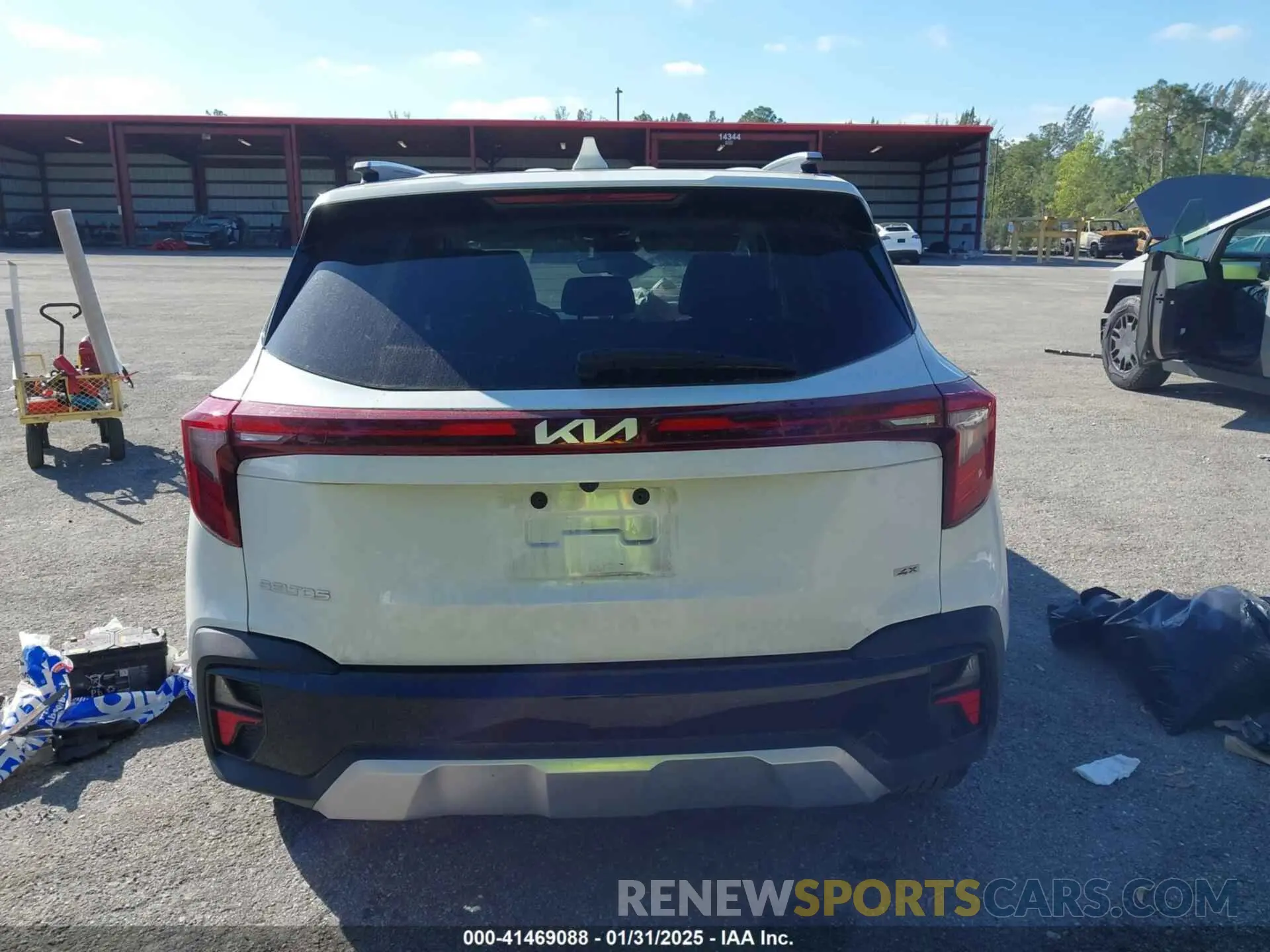 16 fotografías del automóvil dañado KNDERCAA8R7484735 KIA SELTOS 2024