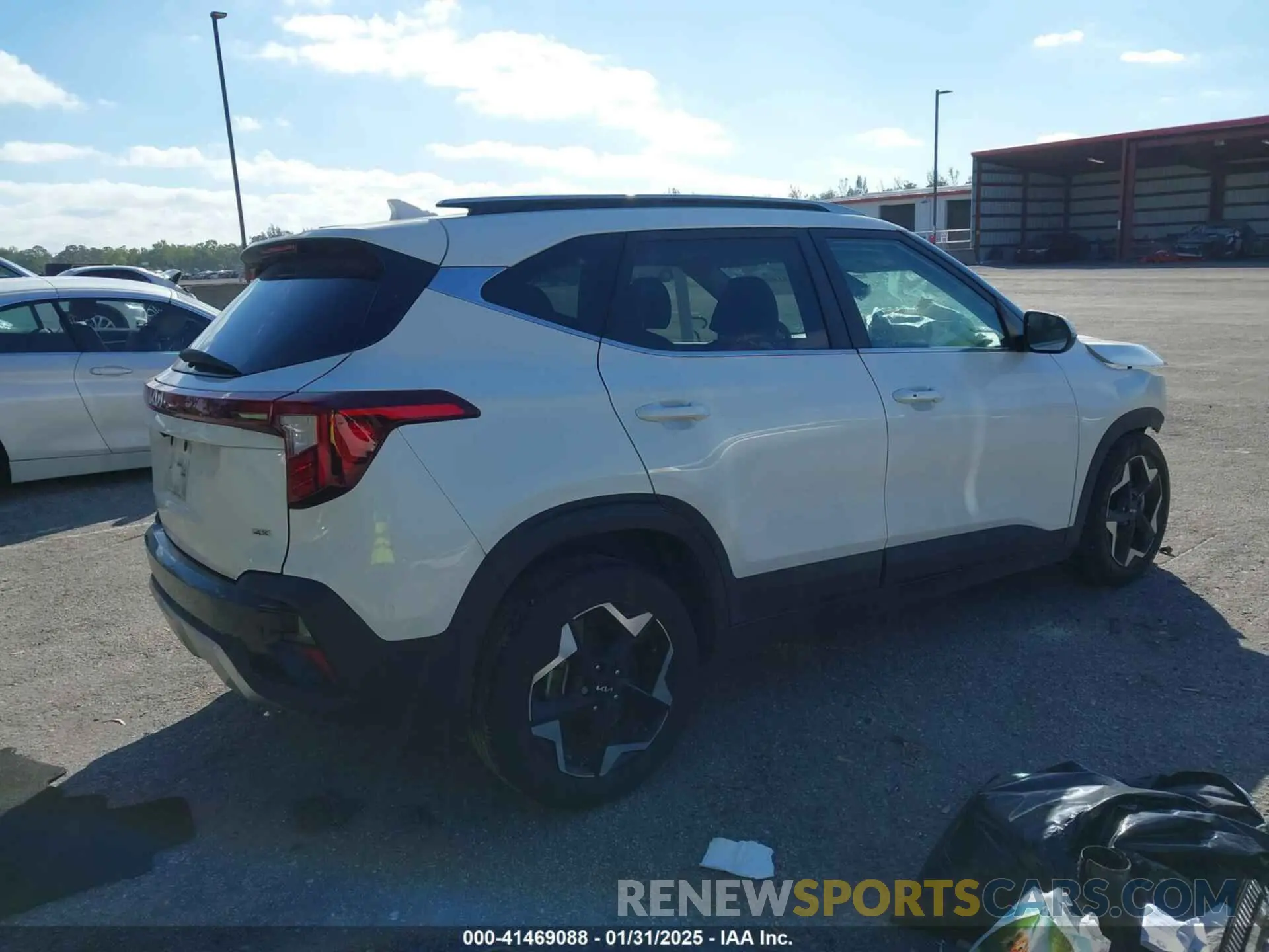 4 fotografías del automóvil dañado KNDERCAA8R7484735 KIA SELTOS 2024