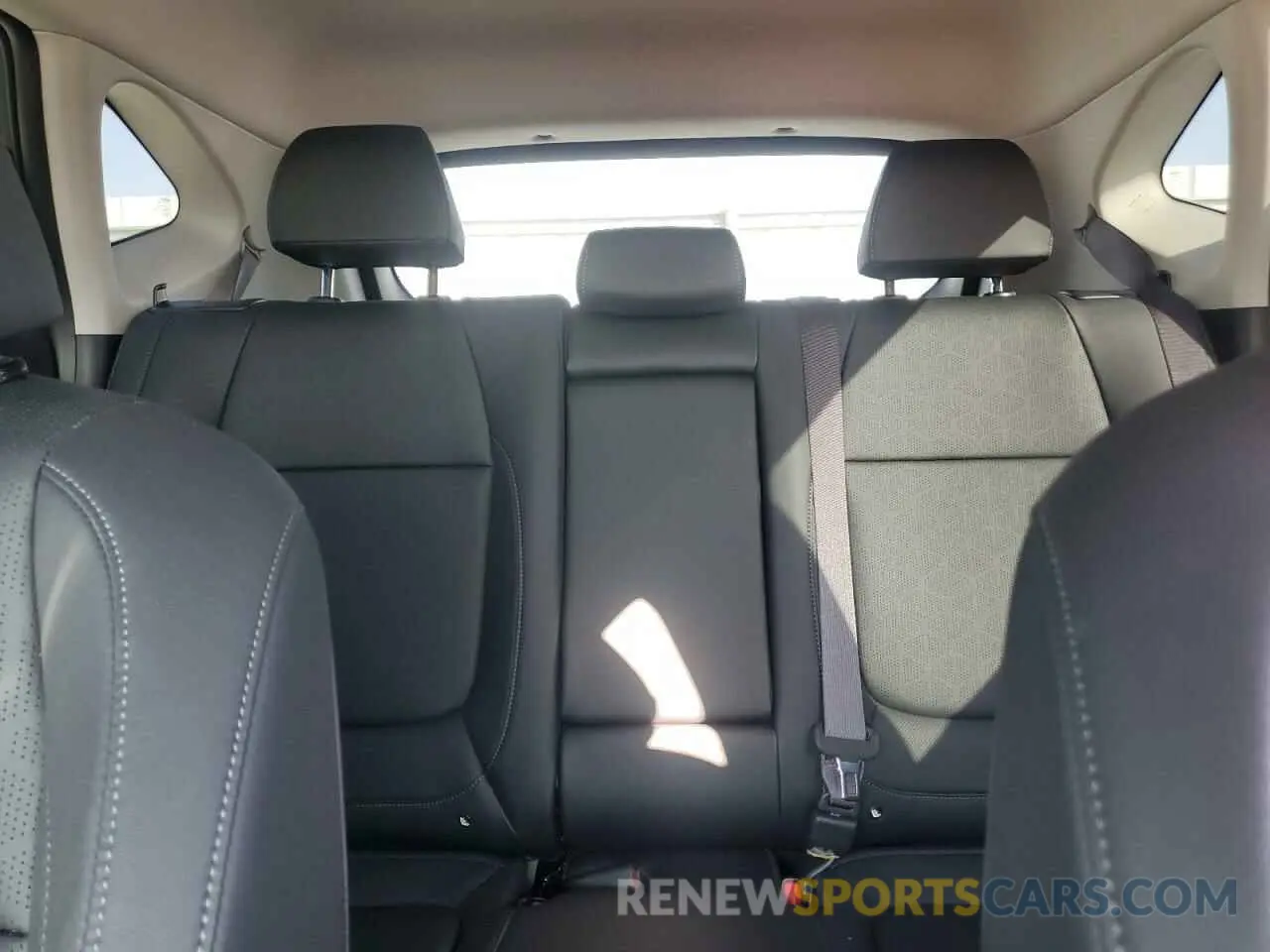 10 fotografías del automóvil dañado KNDERCAA9R7580342 KIA SELTOS 2024