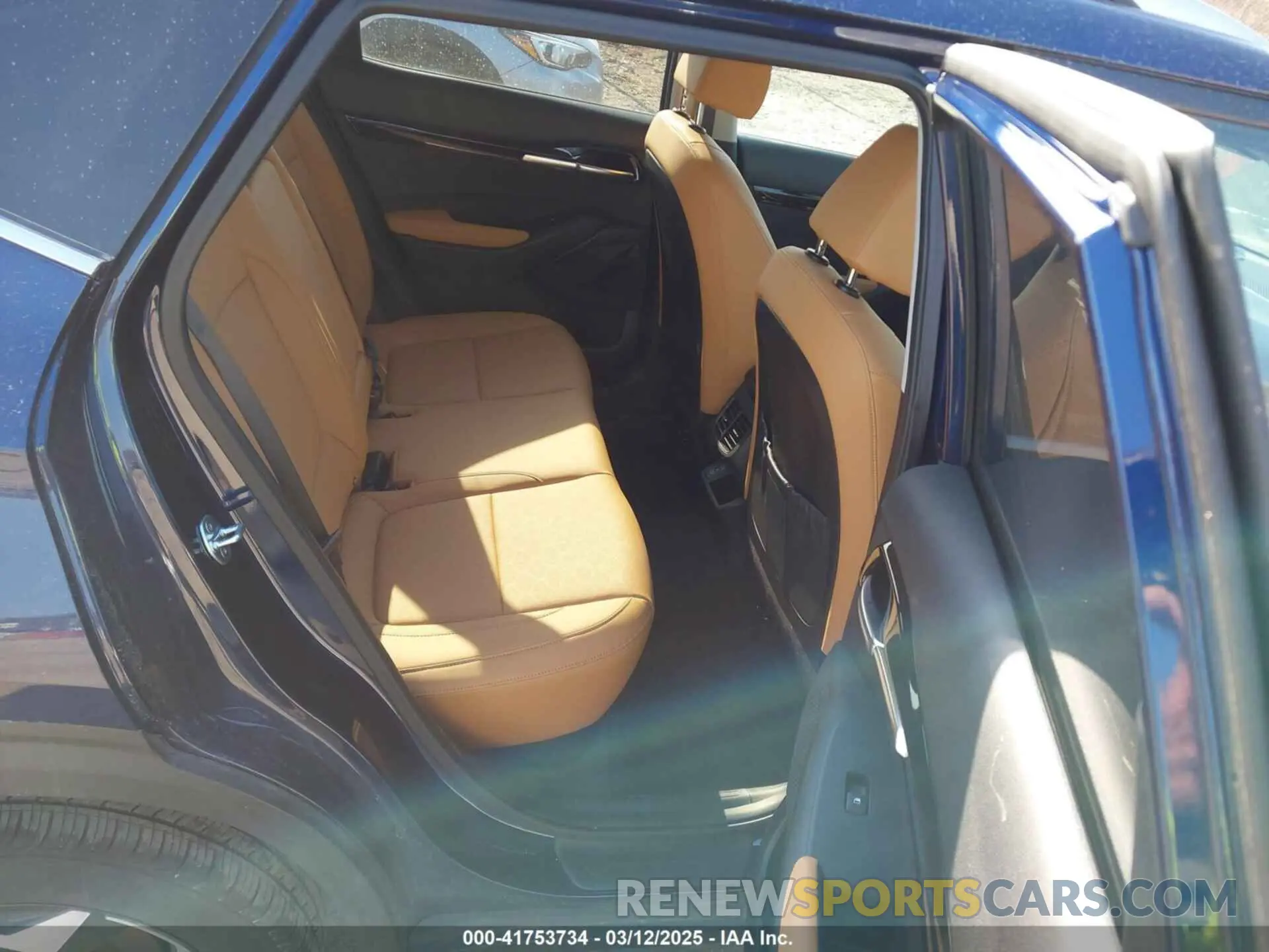 8 fotografías del automóvil dañado KNDERCAAXR7602428 KIA SELTOS 2024