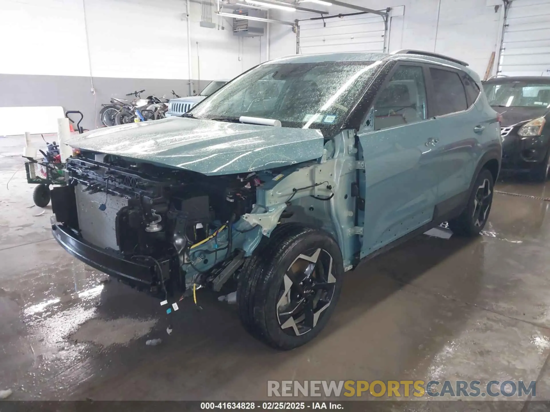 2 fotografías del automóvil dañado KNDERCAAXR7647823 KIA SELTOS 2024