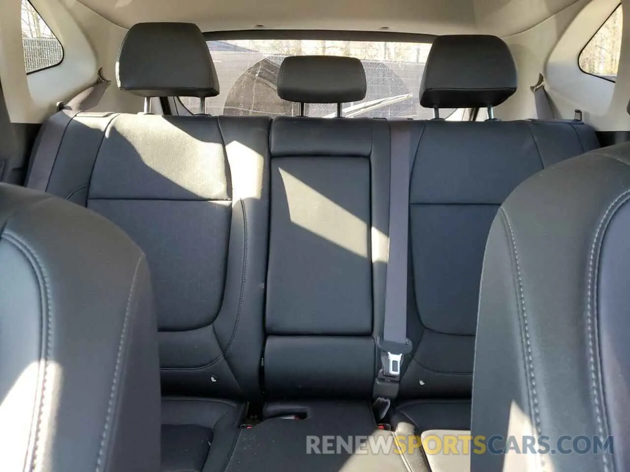 10 fotografías del automóvil dañado KNDETCA70R7546781 KIA SELTOS 2024