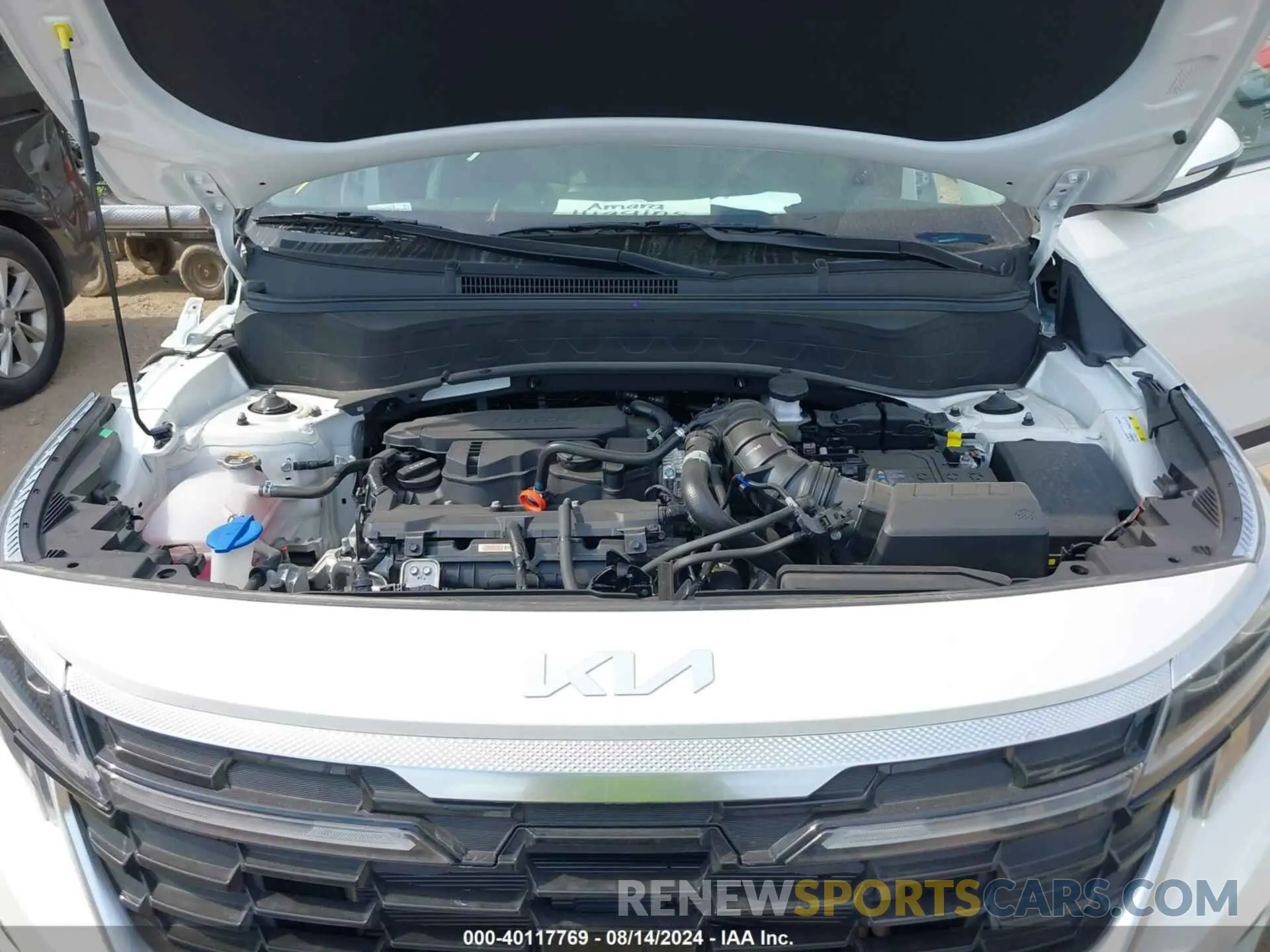10 fotografías del automóvil dañado KNDETCA70R7572779 KIA SELTOS 2024