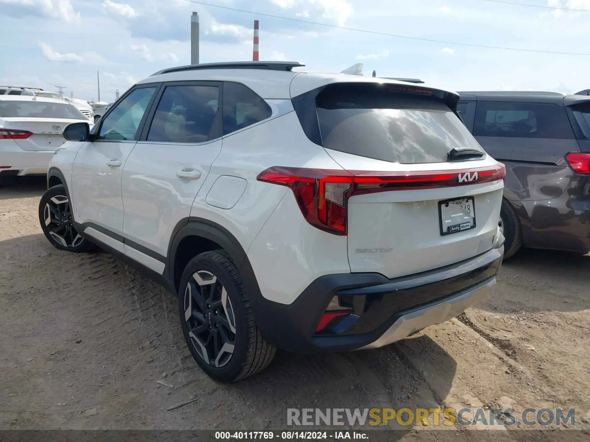 3 fotografías del automóvil dañado KNDETCA70R7572779 KIA SELTOS 2024