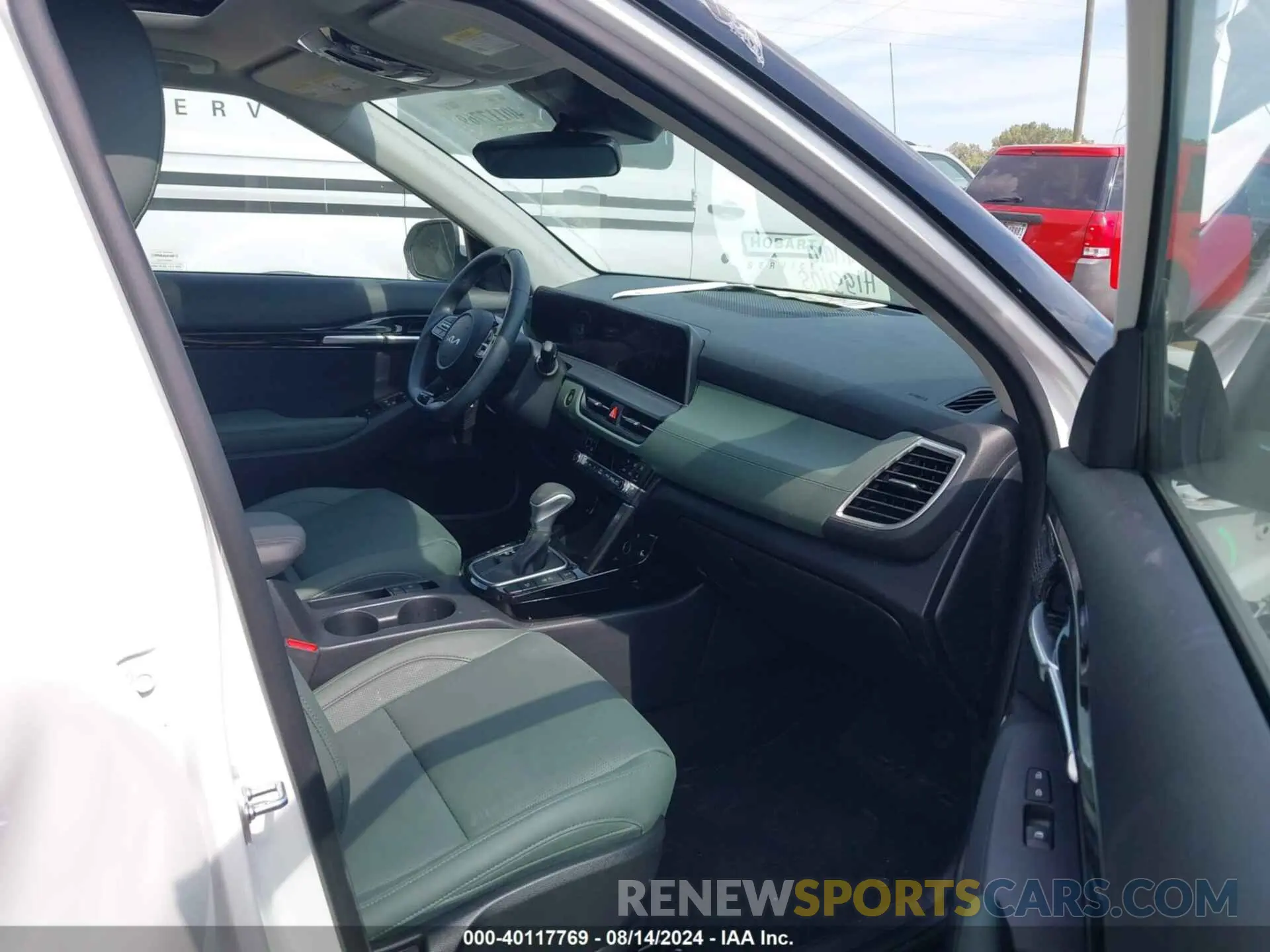 5 fotografías del automóvil dañado KNDETCA70R7572779 KIA SELTOS 2024