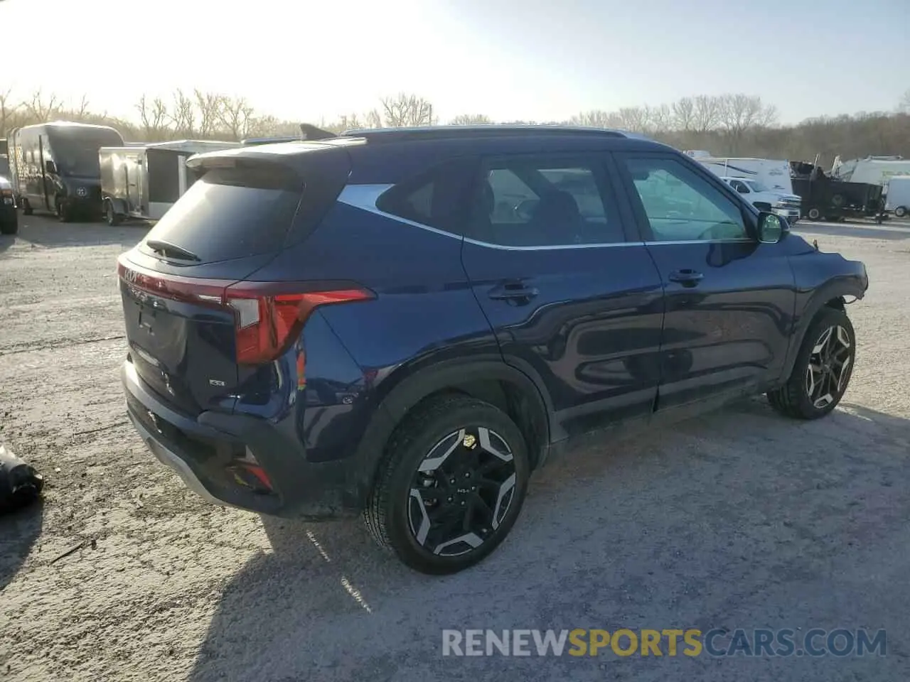3 fotografías del automóvil dañado KNDETCA70R7631362 KIA SELTOS 2024