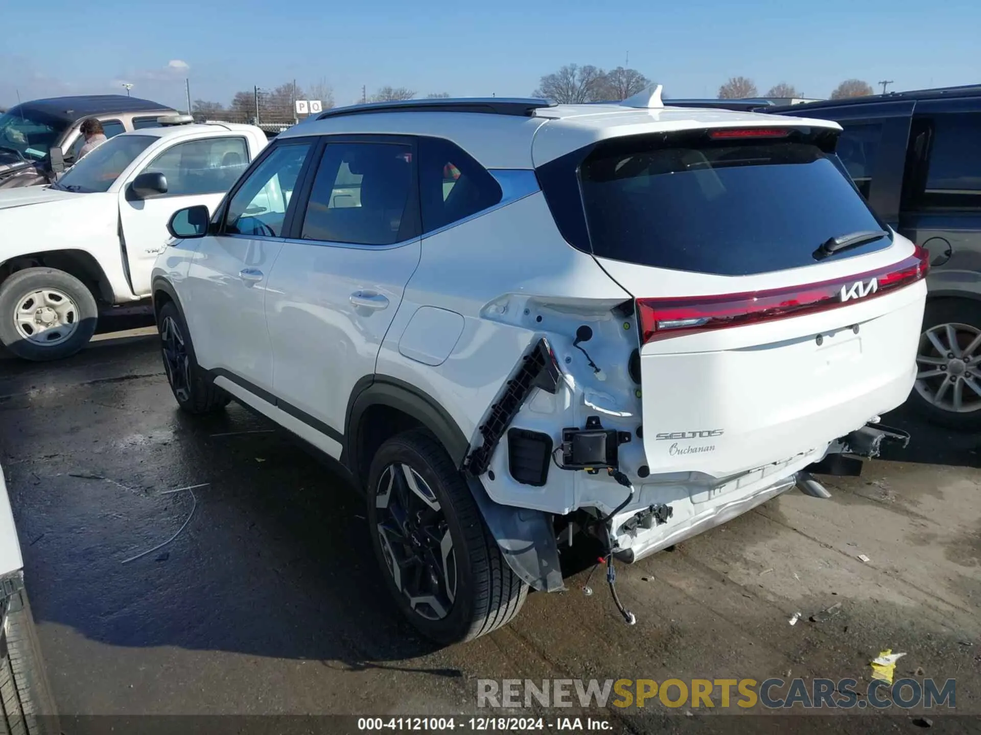 3 fotografías del automóvil dañado KNDETCA72R7492125 KIA SELTOS 2024