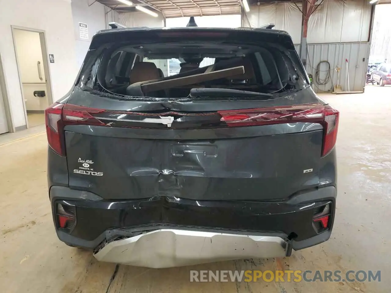 6 fotografías del automóvil dañado KNDETCA72R7569043 KIA SELTOS 2024
