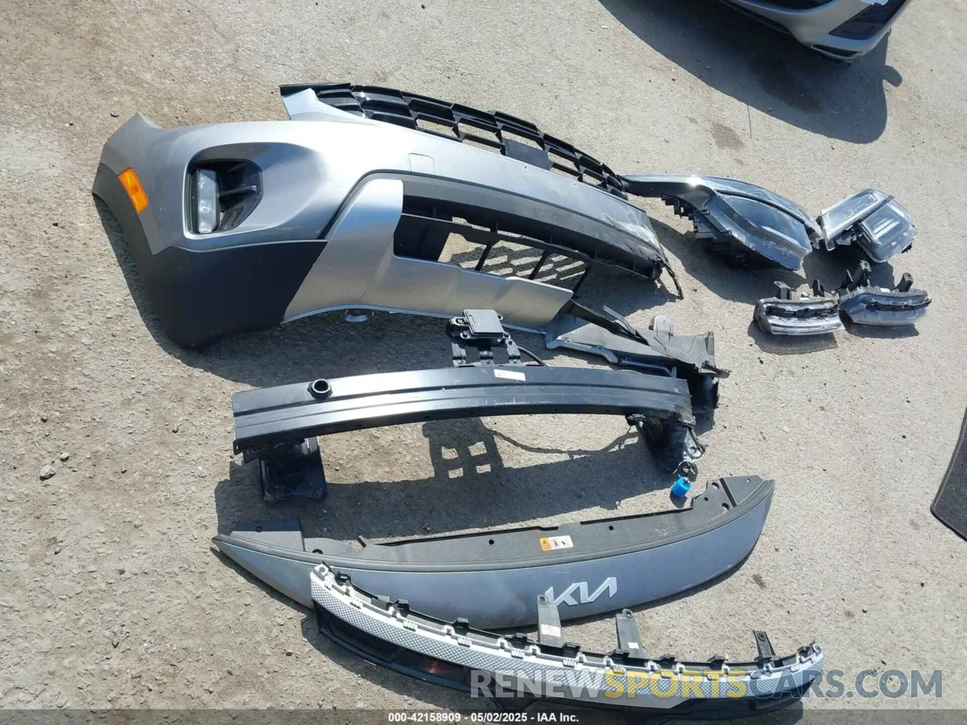 12 fotografías del automóvil dañado KNDETCA73R7484468 KIA SELTOS 2024