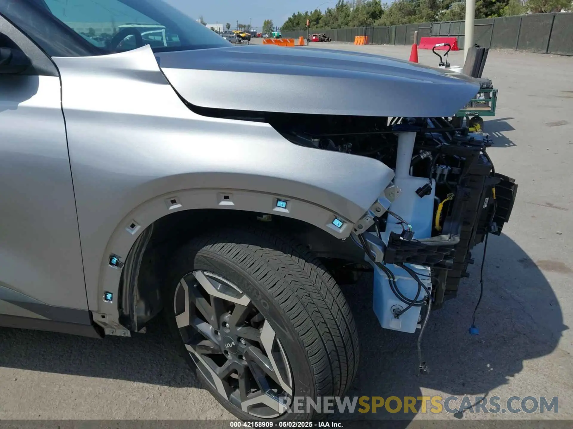 21 fotografías del automóvil dañado KNDETCA73R7484468 KIA SELTOS 2024