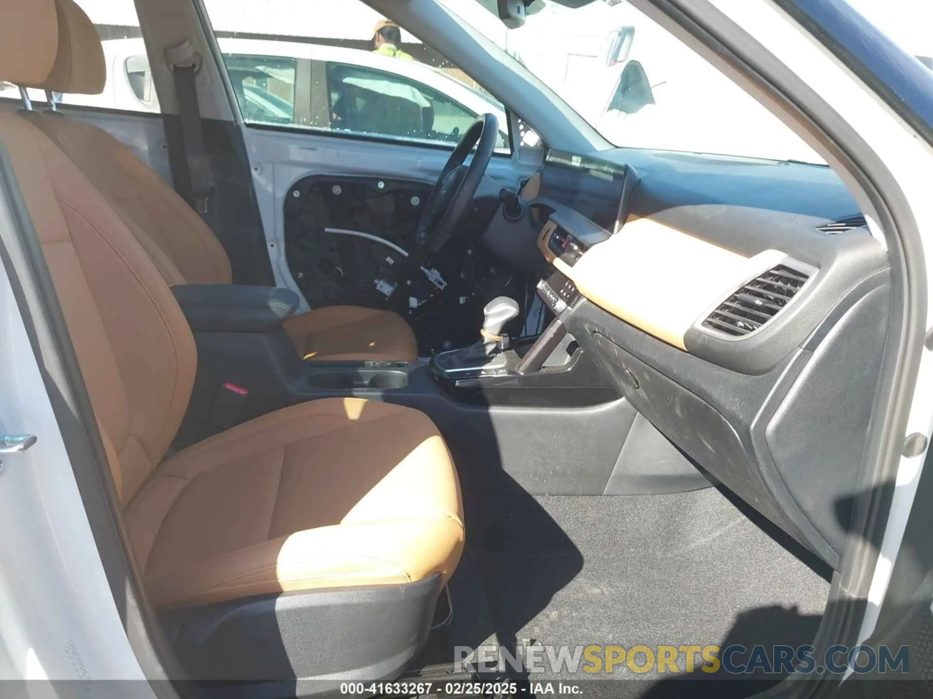 5 fotografías del automóvil dañado KNDETCA73R7581184 KIA SELTOS 2024