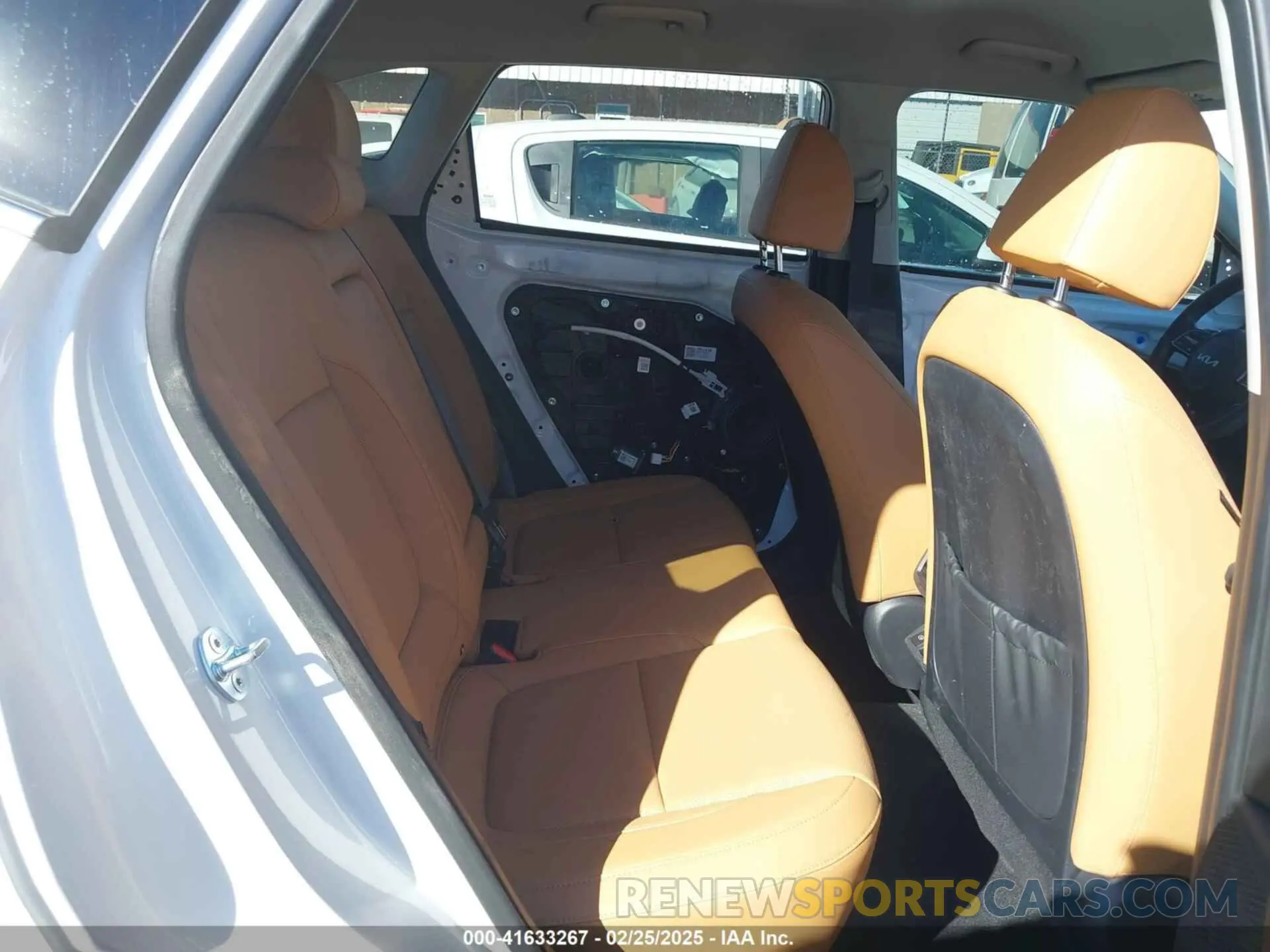 8 fotografías del automóvil dañado KNDETCA73R7581184 KIA SELTOS 2024