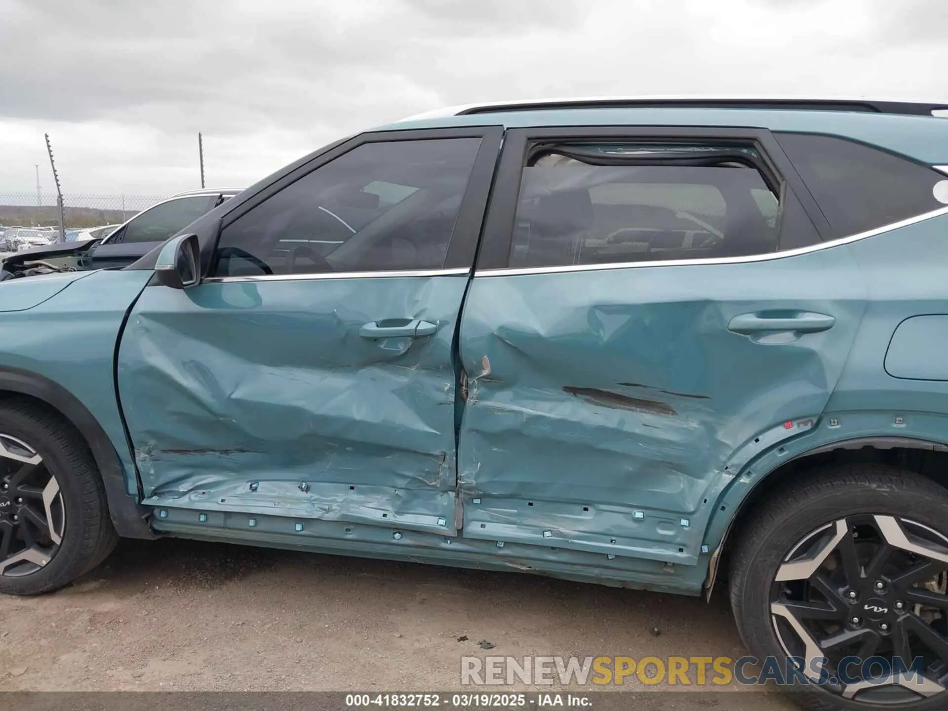 6 fotografías del automóvil dañado KNDETCA74R7482485 KIA SELTOS 2024