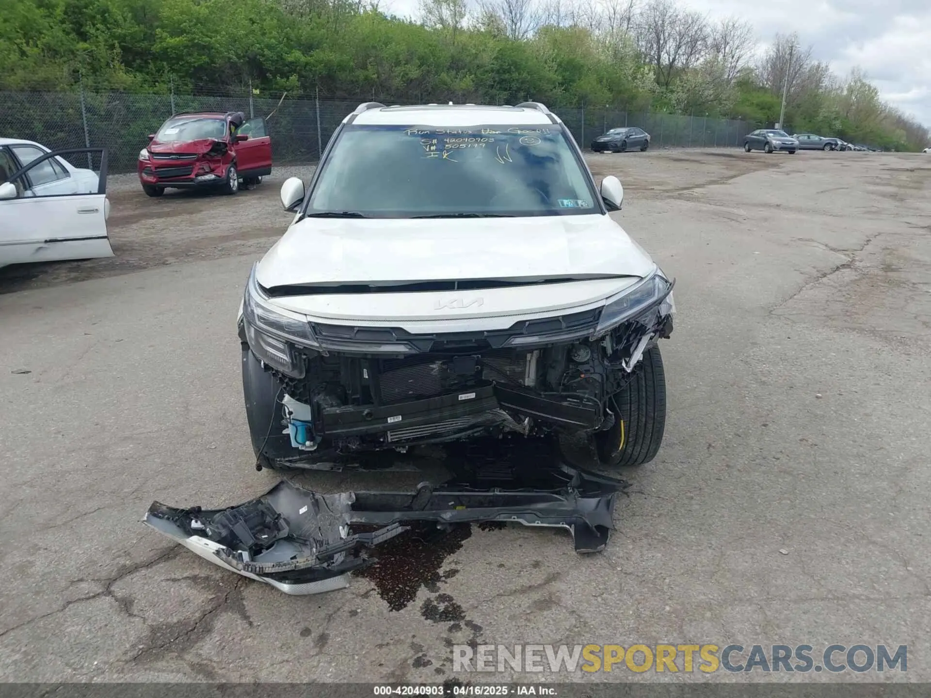 12 fotografías del automóvil dañado KNDETCA74R7505179 KIA SELTOS 2024