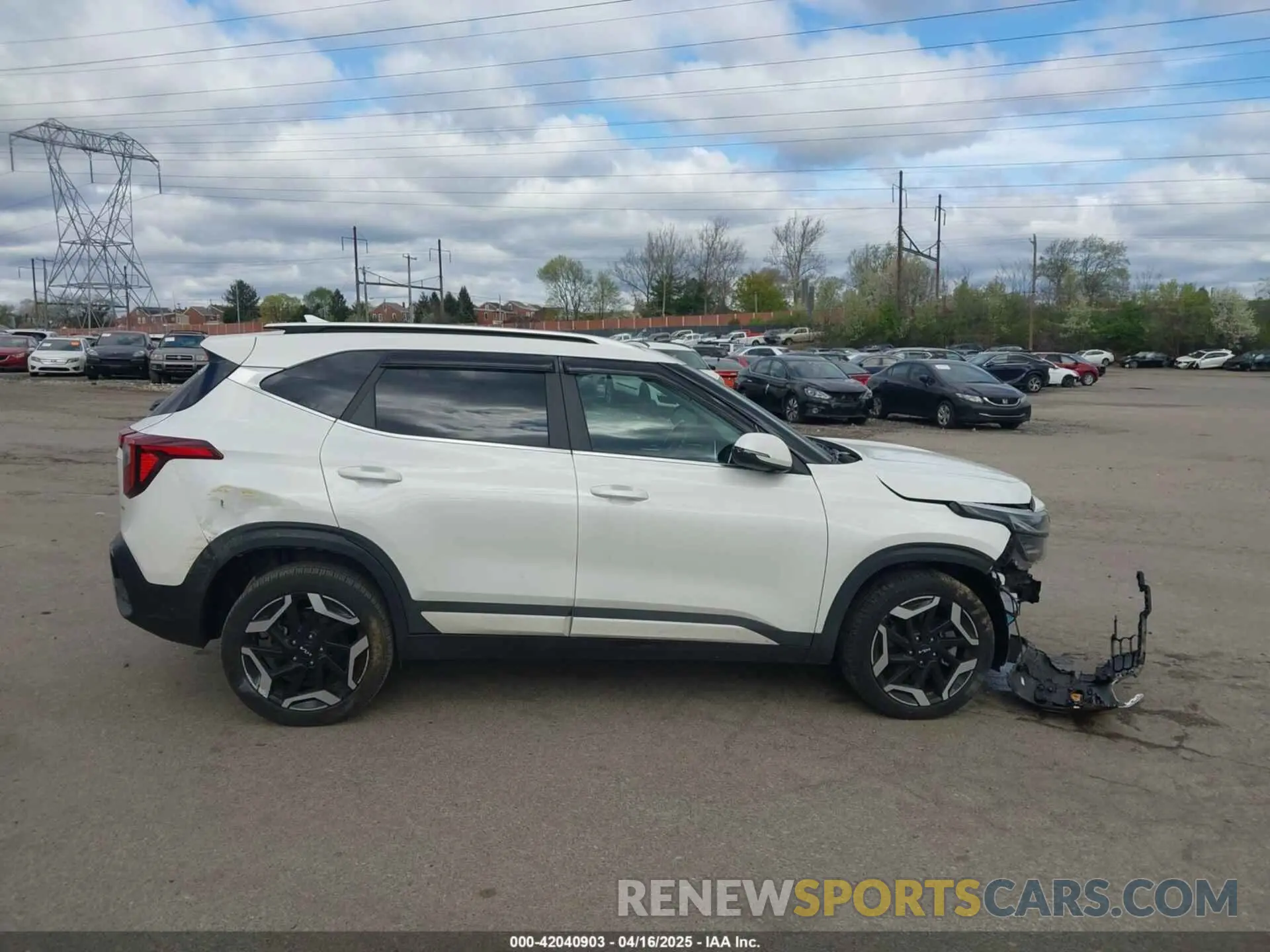 13 fotografías del automóvil dañado KNDETCA74R7505179 KIA SELTOS 2024