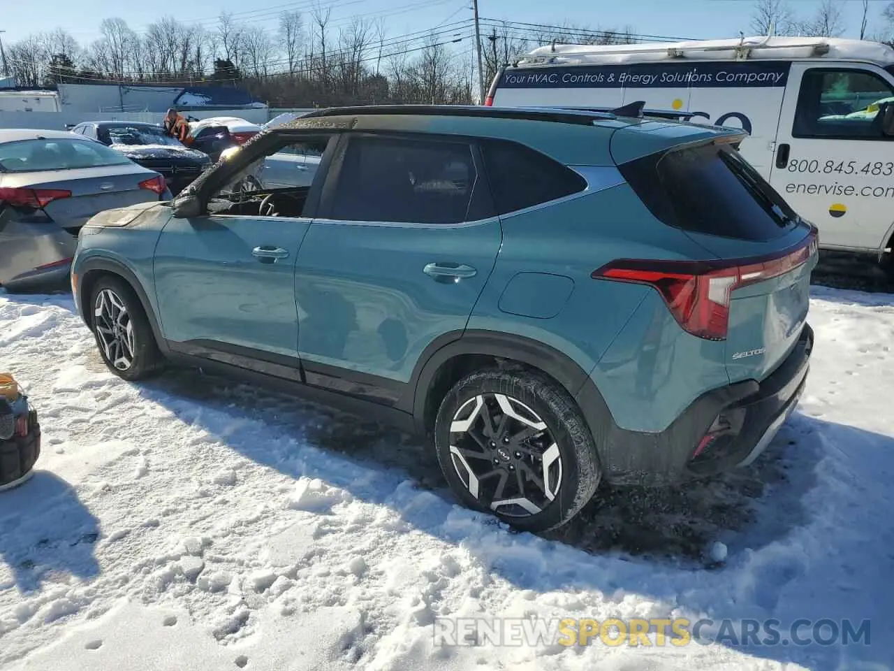 2 fotografías del automóvil dañado KNDETCA74R7541065 KIA SELTOS 2024