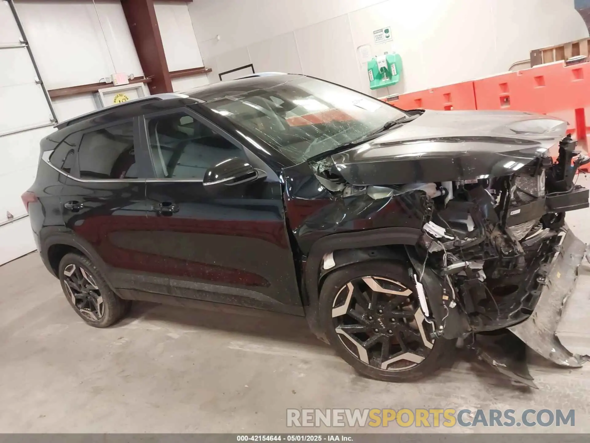 14 fotografías del automóvil dañado KNDETCA74R7595790 KIA SELTOS 2024