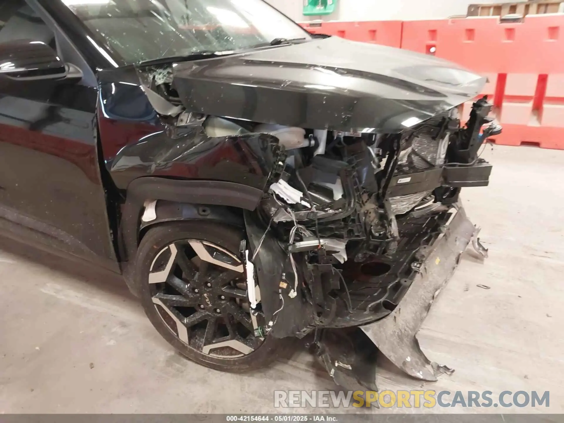 19 fotografías del automóvil dañado KNDETCA74R7595790 KIA SELTOS 2024