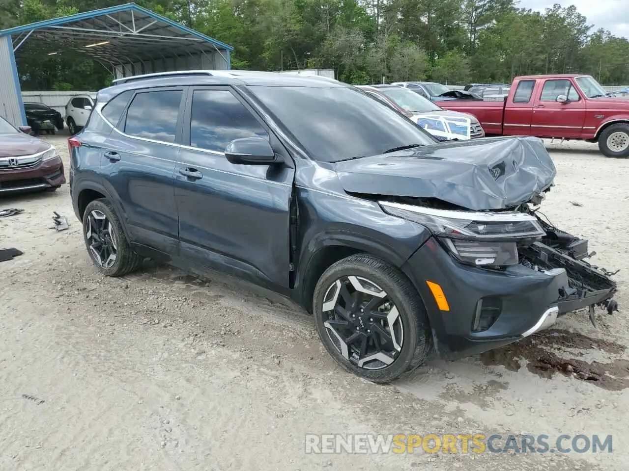 4 fotografías del automóvil dañado KNDETCA75R7493995 KIA SELTOS 2024