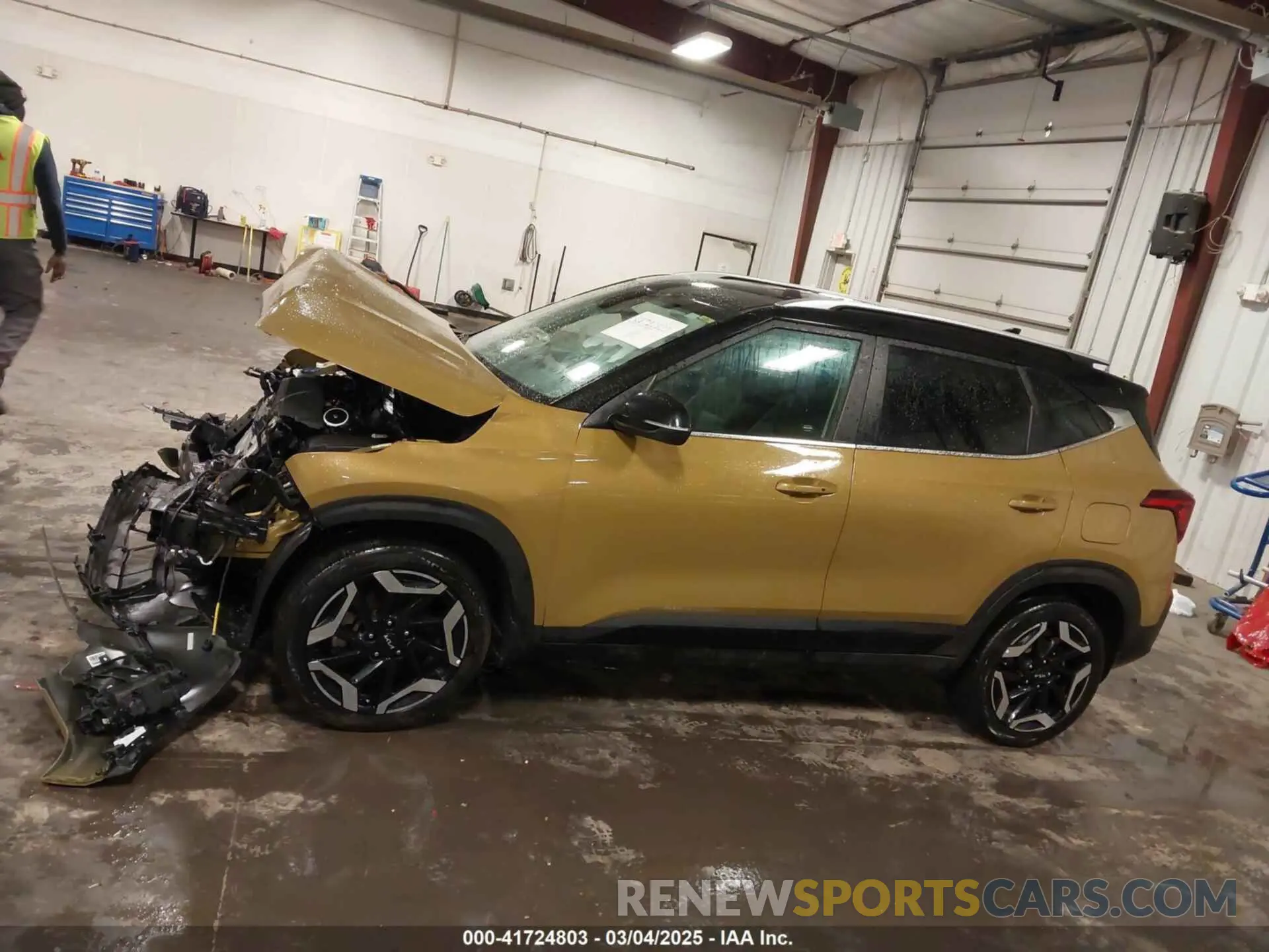 15 fotografías del automóvil dañado KNDETCA75R7540944 KIA SELTOS 2024