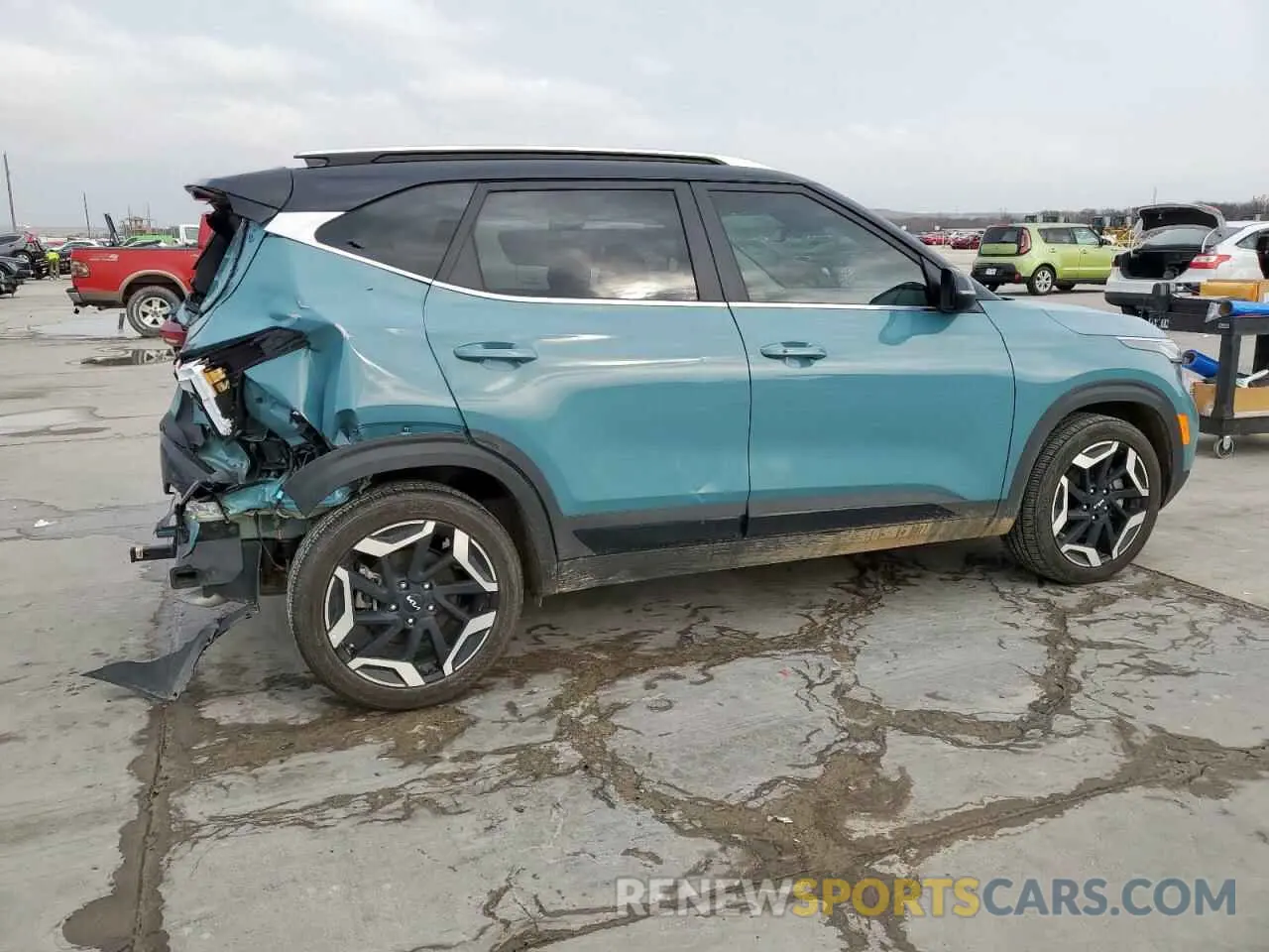 3 fotografías del automóvil dañado KNDETCA75R7583826 KIA SELTOS 2024