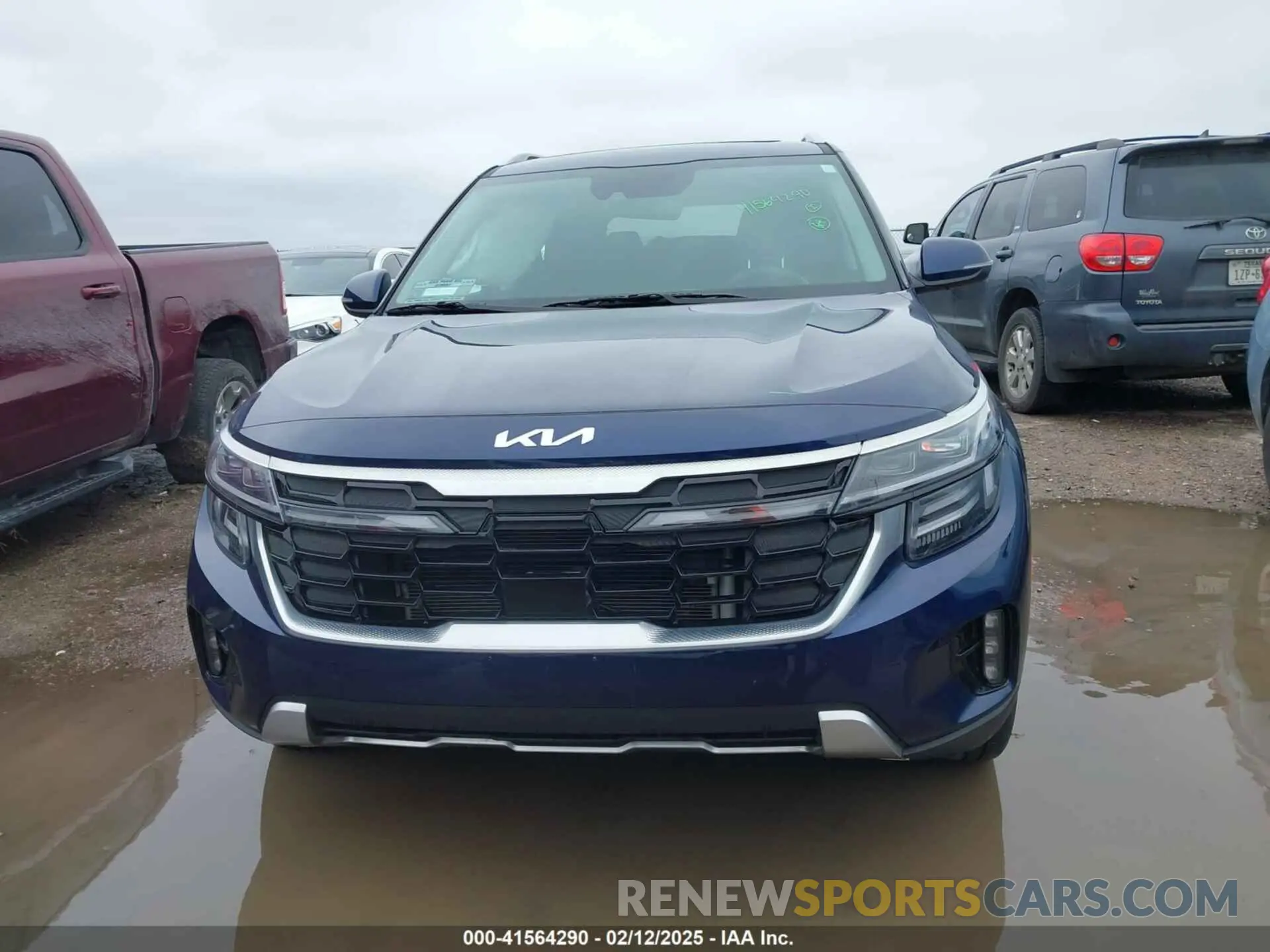 12 fotografías del automóvil dañado KNDETCA75R7639070 KIA SELTOS 2024