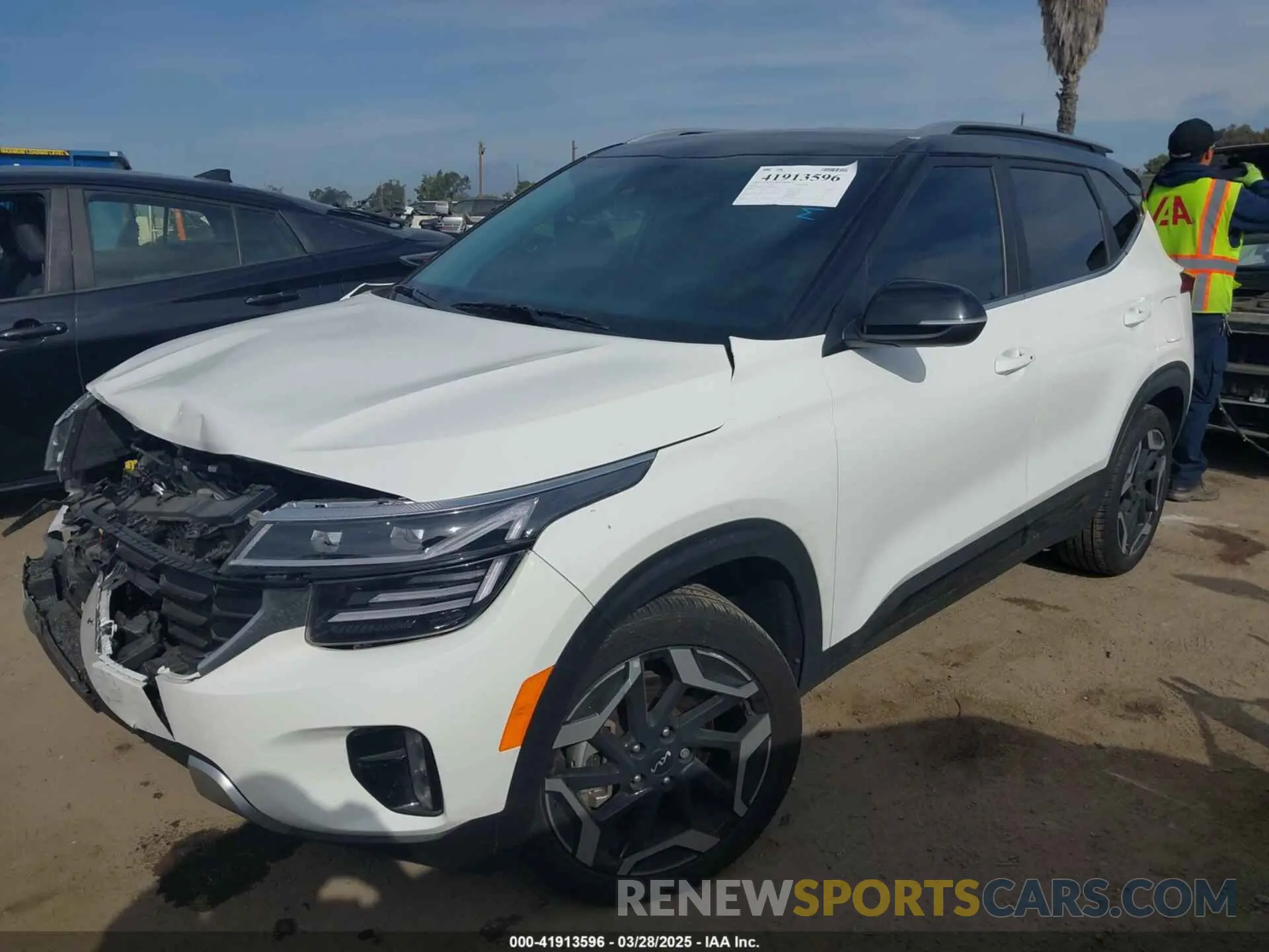 2 fotografías del automóvil dañado KNDETCA75R7640381 KIA SELTOS 2024