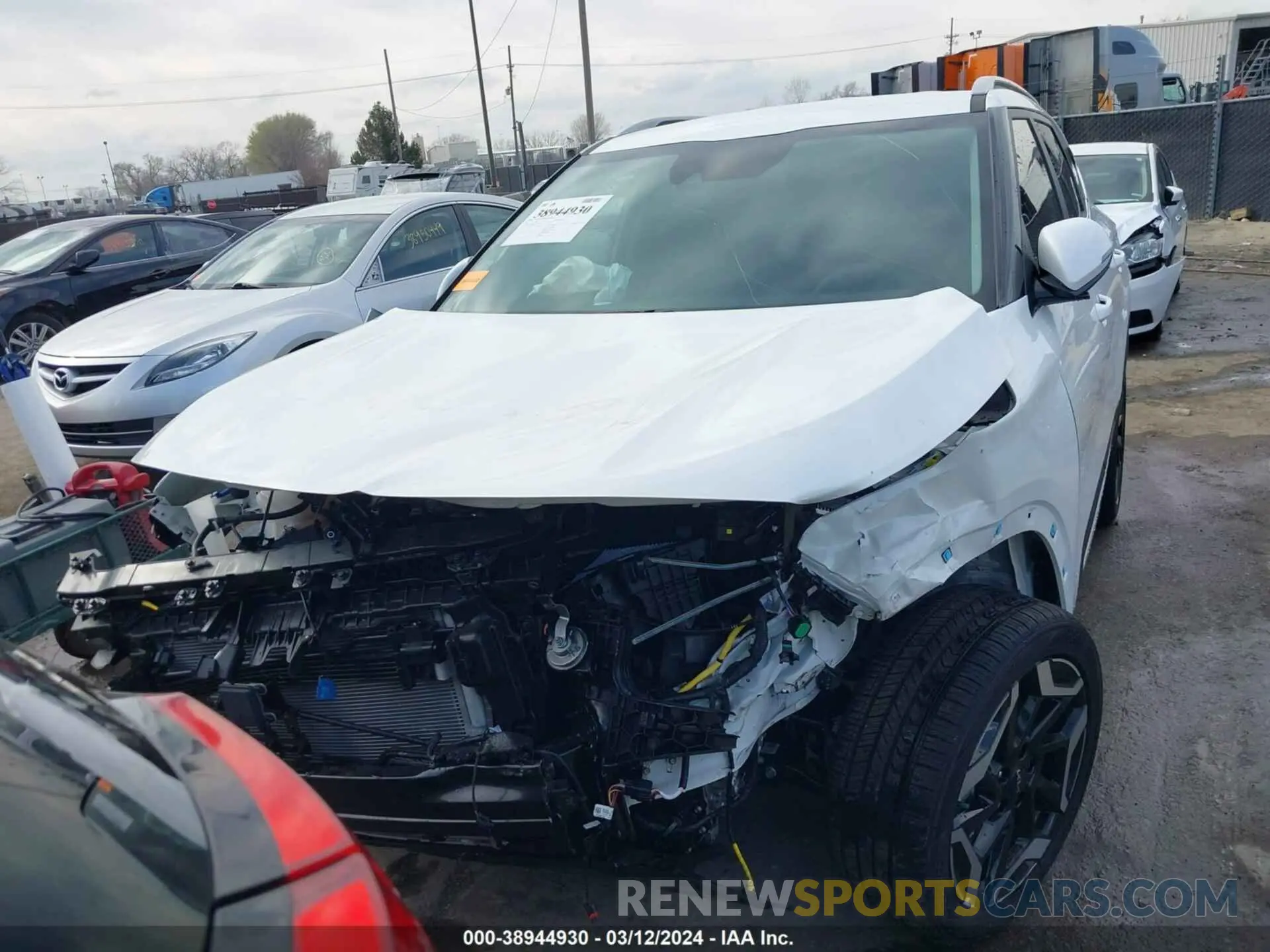 13 fotografías del automóvil dañado KNDETCA76R7579218 KIA SELTOS 2024