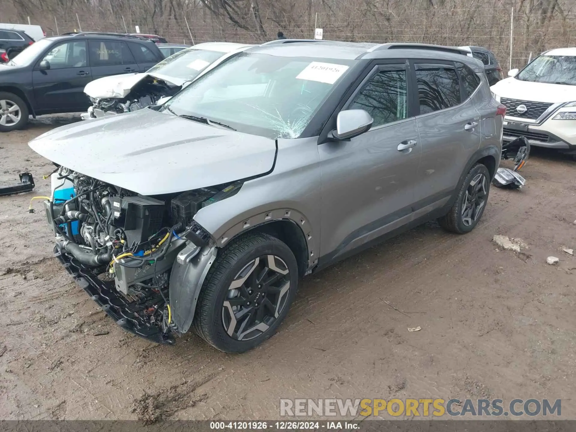 2 fotografías del automóvil dañado KNDETCA77R7509842 KIA SELTOS 2024