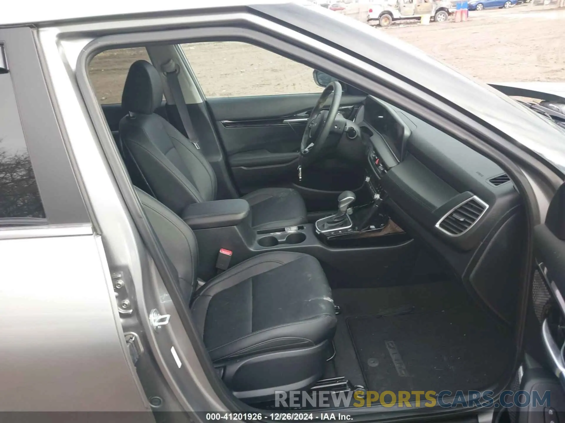 5 fotografías del automóvil dañado KNDETCA77R7509842 KIA SELTOS 2024