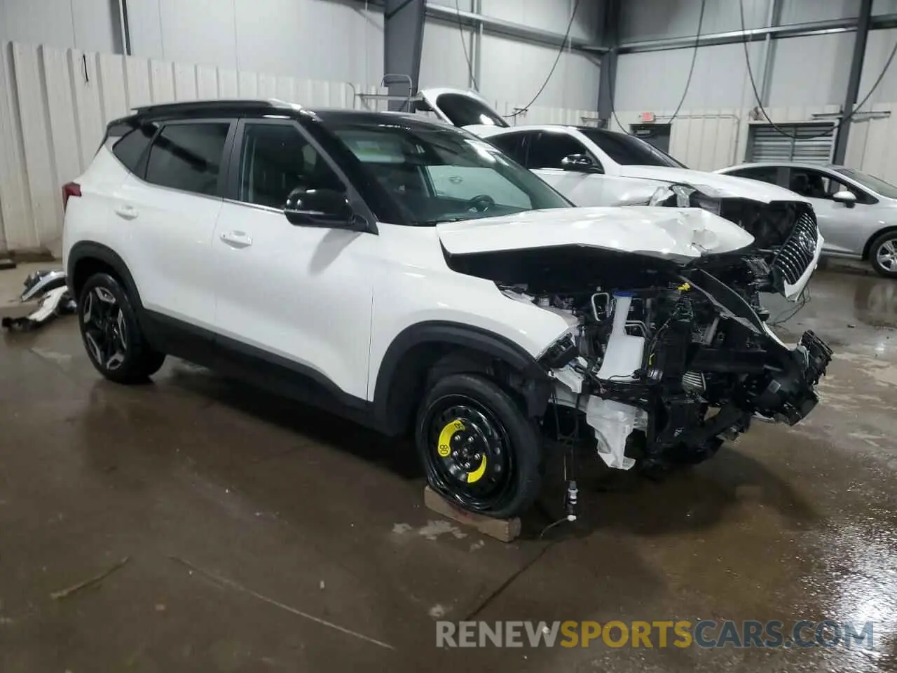 4 fotografías del automóvil dañado KNDETCA77R7564730 KIA SELTOS 2024