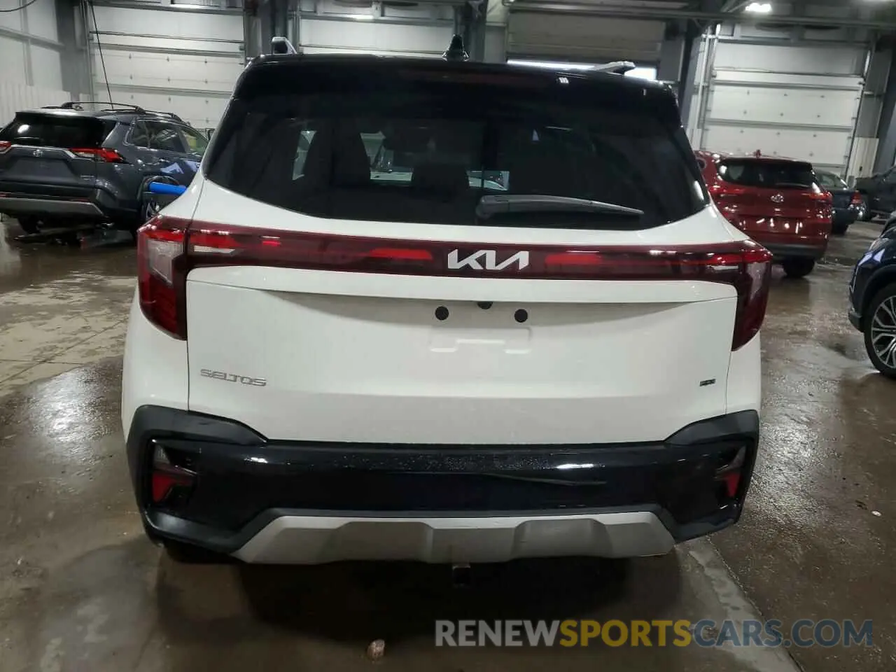 6 fotografías del automóvil dañado KNDETCA77R7564730 KIA SELTOS 2024